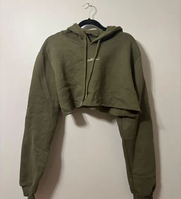 Cropped Edikted Hoodie - Image 2