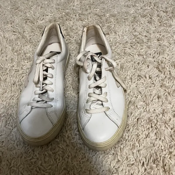 VEJA Campo Sneaks Size womens 6 - Image 8