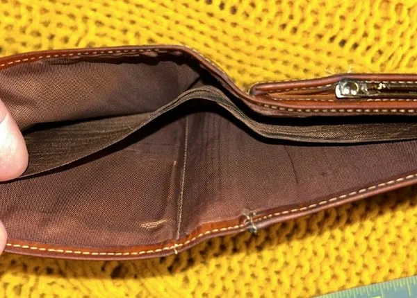 Dooney & Bourke Vintage Leather Wallet w Kisslock Change Section - Image 15