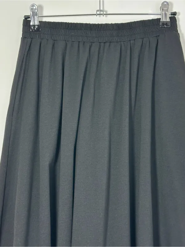 SHEIN Women’s Black Midi Skirt Size Medium Elastic Waist Flowy A-Line - Image 2