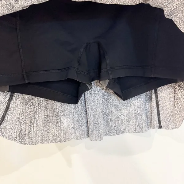 Lululemon‎ Lost in Pace Skort Size 6 Tall Black Country Club Preppy Tennis Prep - Image 5