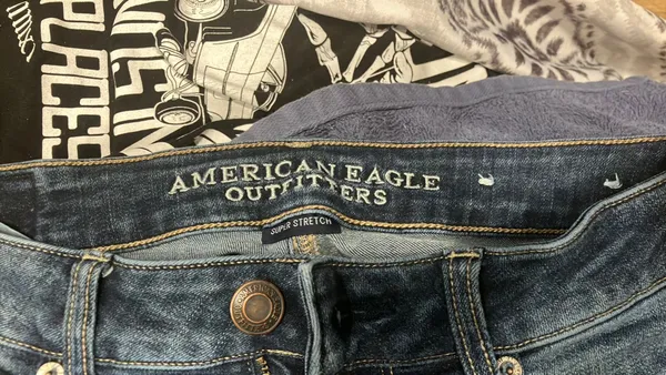 American Eagle Jeans Outfitters - Image 2