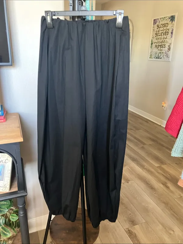 See you Monday Black Elastic-Waist Balloon Joggers - Image 3