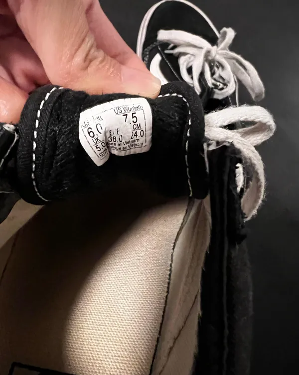 Sneakers - Image 4