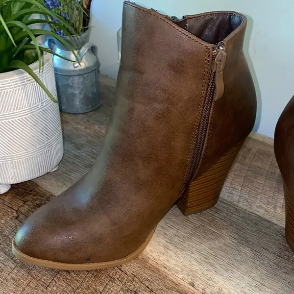 Journee Collection Heeled Ankle Booties with Dual Zippers Size 6.5 - Image 6