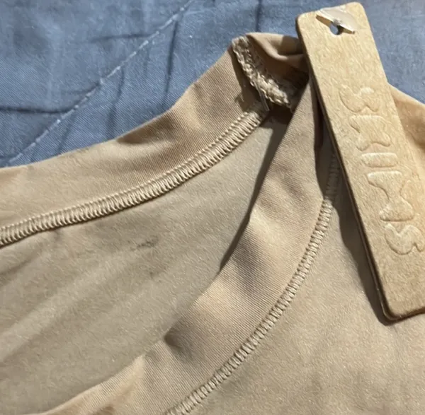 Skims Fits Everybody Cropped Shirt - Image 3