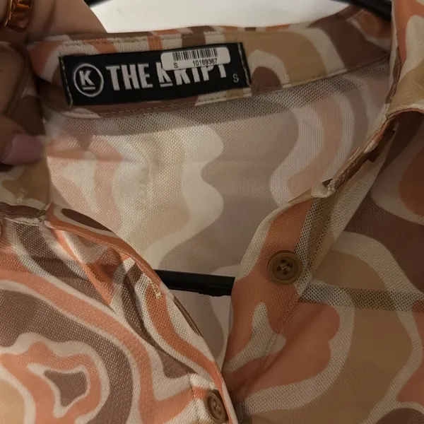 The Kript Women's Swirl Pattern Button-Up Top - Image 4