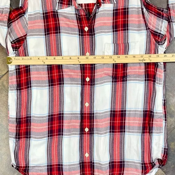Levi’s Boyfriend Fit Plaid Button Down Blouse Medium - Image 6