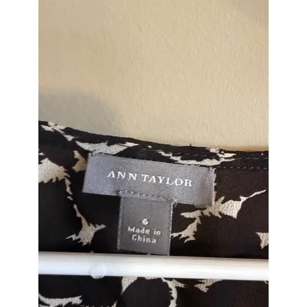 Ann Taylor‎ Black White Animal Print Ruffle Sleeveless Tie Waist Blouse Size 6 - Image 3