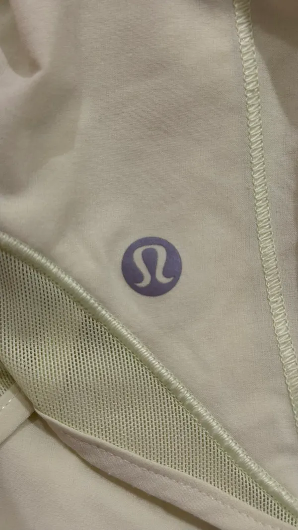 Lululemon Hotty Hot 4" Shorts Low-Rise 2 Lemongrass - Image 4