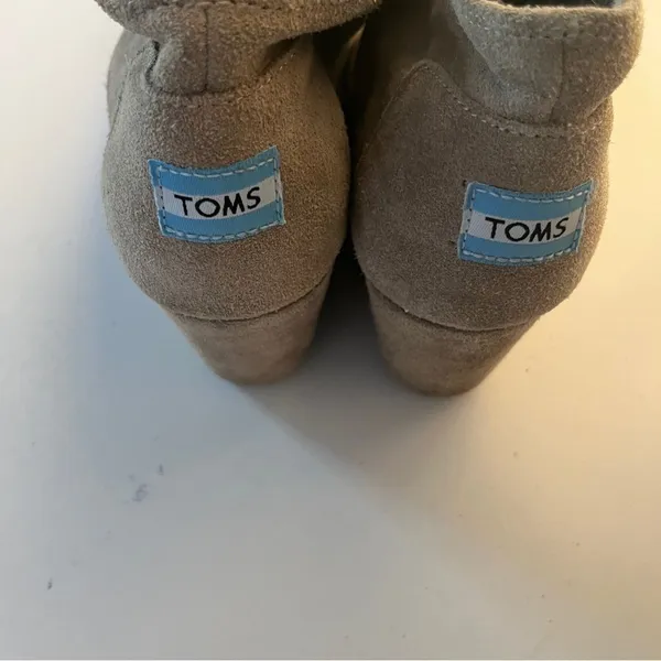 TOMS Suede Desert Tan Lace Up Wedge Ankle Bootie Boots - Women's 8 - Image 2