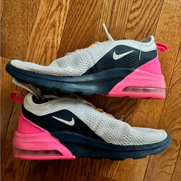 Nike Women’s AirMax Motion 2 Sneakers White Blue Pink - Image 3