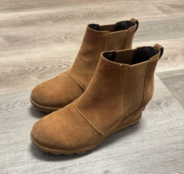 JOAN OF ARCTIC II WEDGE CHELSEA SNOW BOOT Size 10 color: COGNAC - Image 4