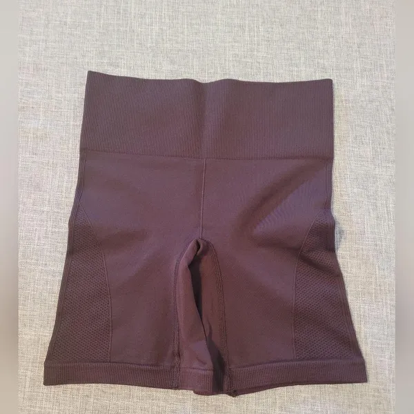 Lululemon Compression shorts - Image 4