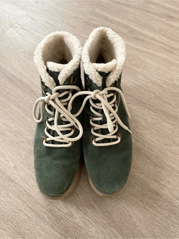 White Mountain Dark Green Leather Faux Fur Lace-Up Boots with Tan Sole - Image 8