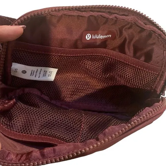 Lululemon Everywhere‎ Belt Bag Red Merlot Maroon Sporty Fanny Pack Travel NWT - Image 7