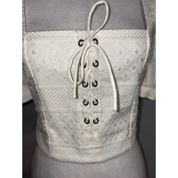 Alice + Olivia‎ White Eyelet Lace Crop Top Puff Sleeve Lace Up likely size XS - Image 3