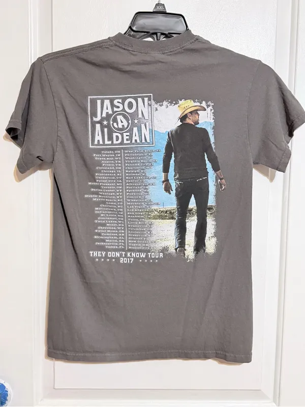 Gildan 2017 Jadon Aldean they don’t know your concert t shirt small - Image 4