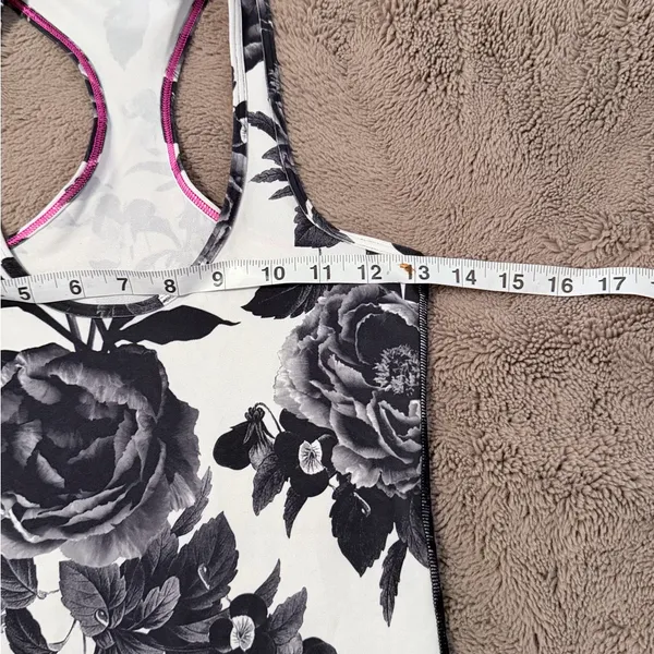 Lululemon cool racerback tank top size 8 - Image 3