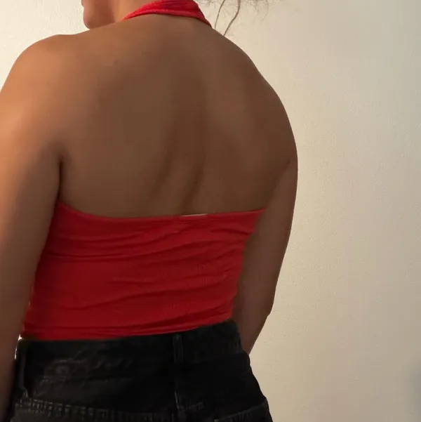 Amazon red ribbed halter top - Image 2