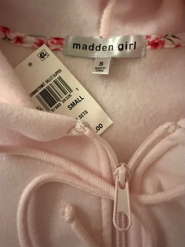 Madden Girl Women's Pink Zip-Up Cropped Hoodie with Floral Detail - Image 2