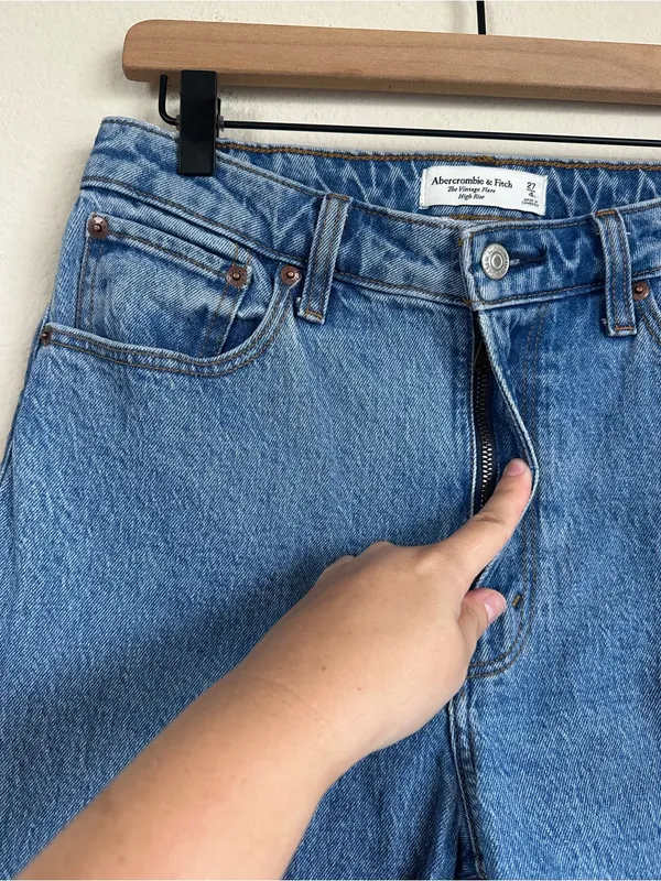 Abercrombie & Fitch The Vintage Flare High Rise Jeans - Image 8