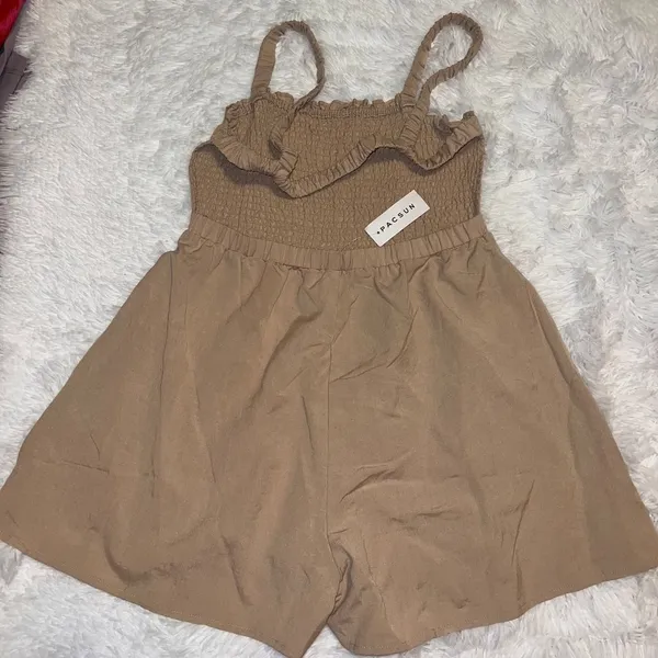 NWT Pacsun Romper Smocked Spaghetti Strap Open Back Jumpsuit size Large - Image 3