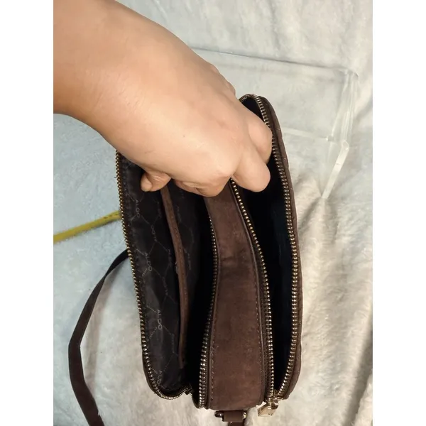 ALDO Women’s Brown Quilted Chevron Crossbody Bag Gold Chain Double Zip Strap - Image 3