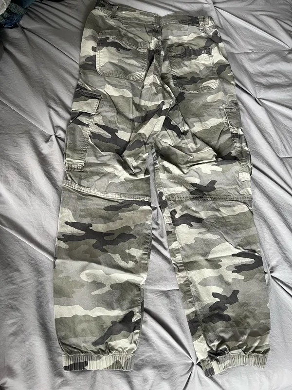 American Eagle Camo Jogger Cargo Pants - Image 2