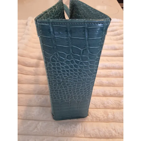 Liz Claiborne NWOT Accessories Teal Croc Embossed Mini Handbag Bow & Tassel - Image 10