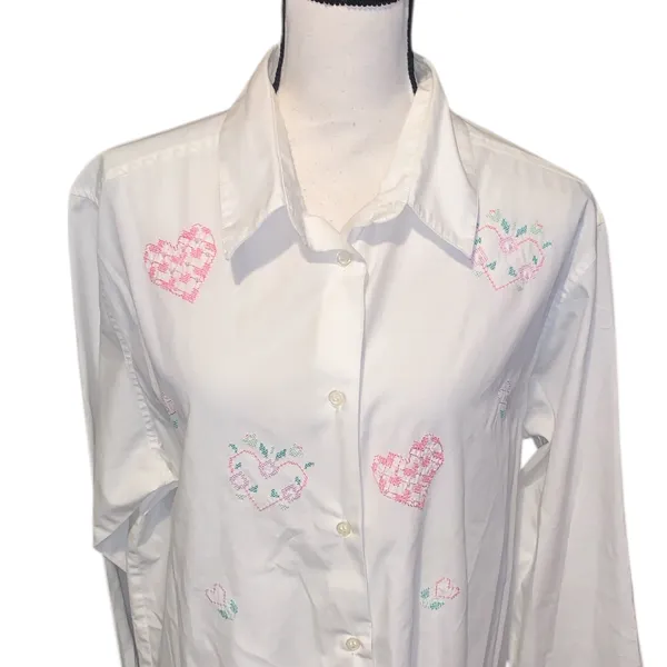Karen Scott Cotton Rich White Button-Up Shirt Embroidered Heart Patterns Beaded - Image 2