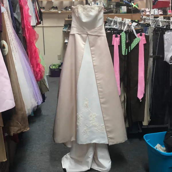 Size 6 Davids Bridal A-line Wedding Gown - Image 7