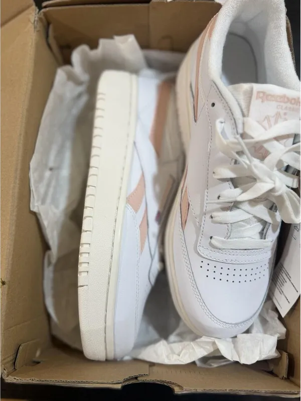Size US 8 Women’s Reebok Club C Double Revenge Female - Image 4
