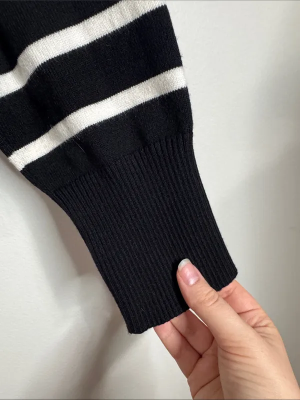 Marled Reunited Clothing Black & Cream Striped V-Neck Cropped Plush Sweater sz M - Image 5