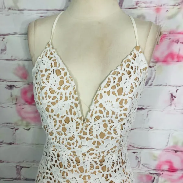 J.O.A. NWT Off white lace strappy back sheath cocktail party dress - Image 5