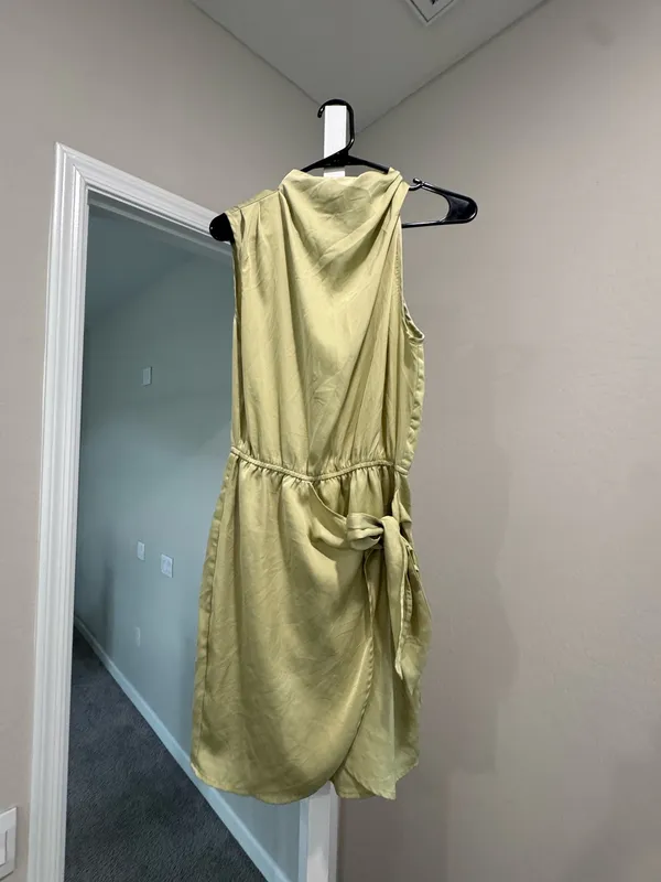 PRETTYGARDEN Green silk one shoulder dress - Image 2