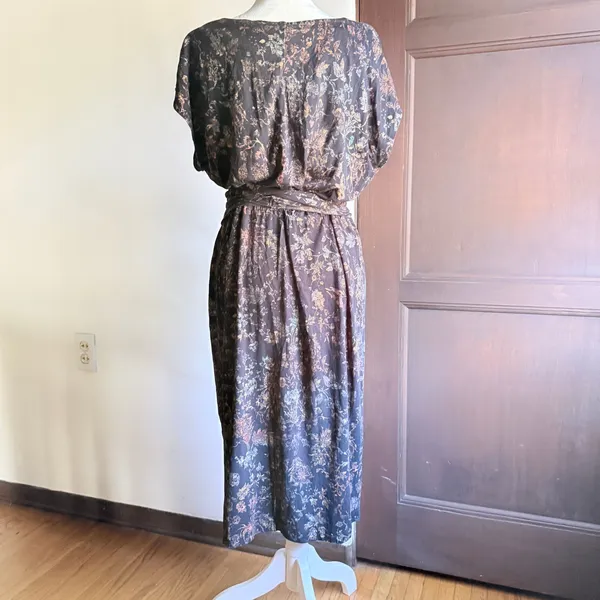 PERUVIAN CONNECTION | Moody dark Floral serafina Majorca Jersey Midi Dress Large - Image 4