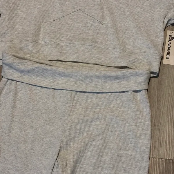 No Boundaries New! Women’s Light Gray Waffle-Knit Hoodie & pants Set size L - Image 5