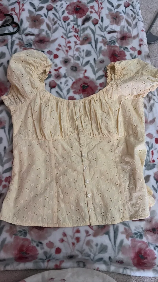 Hollister Off-The-Shoulder Top - Image 3