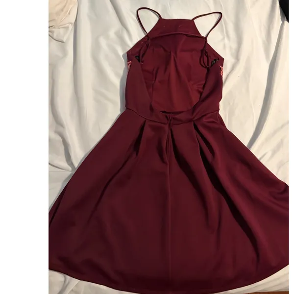 B. Darlin‎ Fit & Flare Dress Floral Embroidered Burgundy Open Back Size 3/4 - Image 6