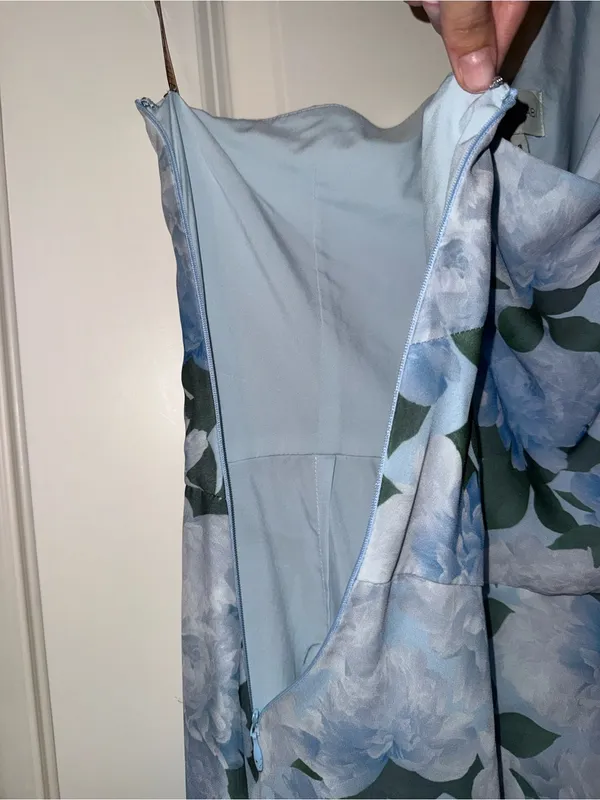 Sachin & Babi Chelsea Gown in Glacial Peonies size 8 - Image 6