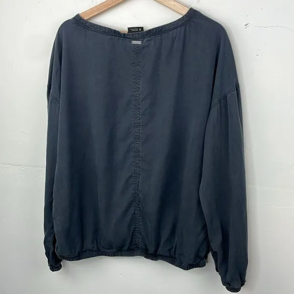 Prana Lavendar Bay Pullover Top size Medium Gray - Image 7