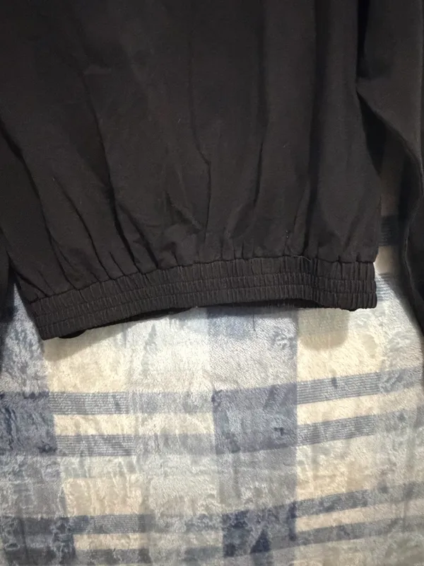 Mono B Black Full-Zip Cropped Jacket - Image 4