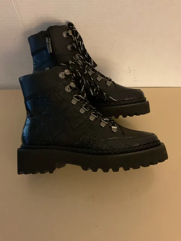 Vince Camuto women leather Black Quilted Combat Platform Boots size 6.5 - Image 10