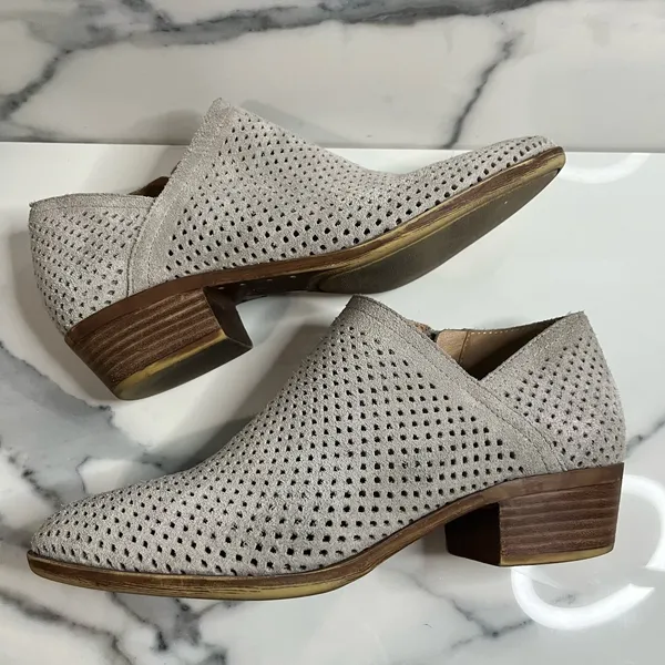 Lucky Brand Gray Suede Perforated Baylah Bootie Sz 9 Boho Minimalist Festival - Image 5