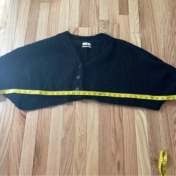 Urban Outfitters Cropped Cardigan Womens Small Black Ribbed Knit Shrug Oversized - Image 3