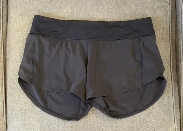 Lululemon Black Speed Up Low Rise size 8 Shorts - Image 2