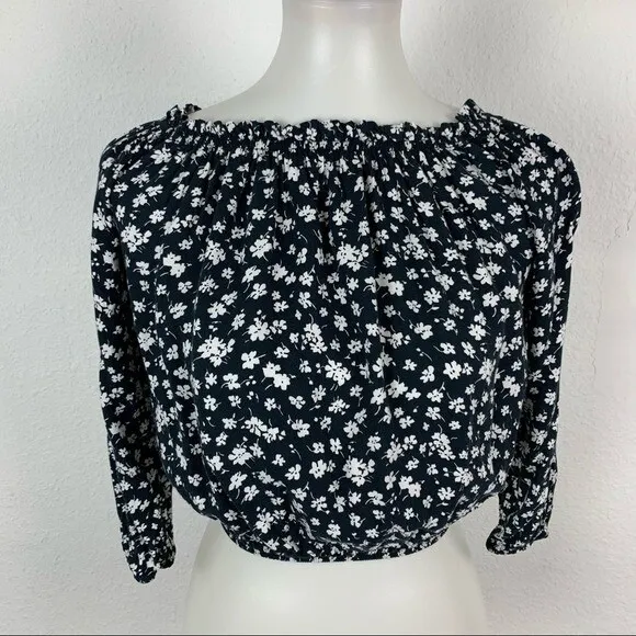 Brandy Melville 3/4 Sleeve Crop Top Off Shoulder Y2K Trendy Soft‎ Girl Aesthetic - Image 2