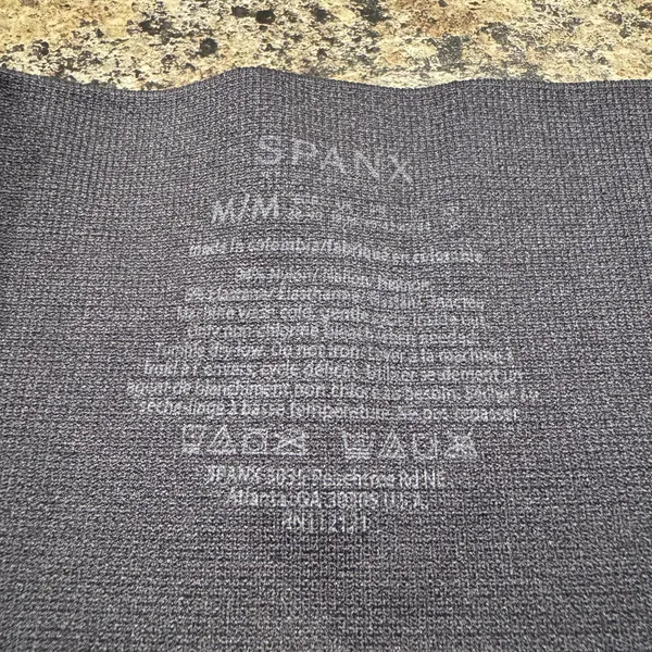Spanx Legging Look At Me Now Seamless Camo Athleisure Grunge Urban Black Medium - Image 2