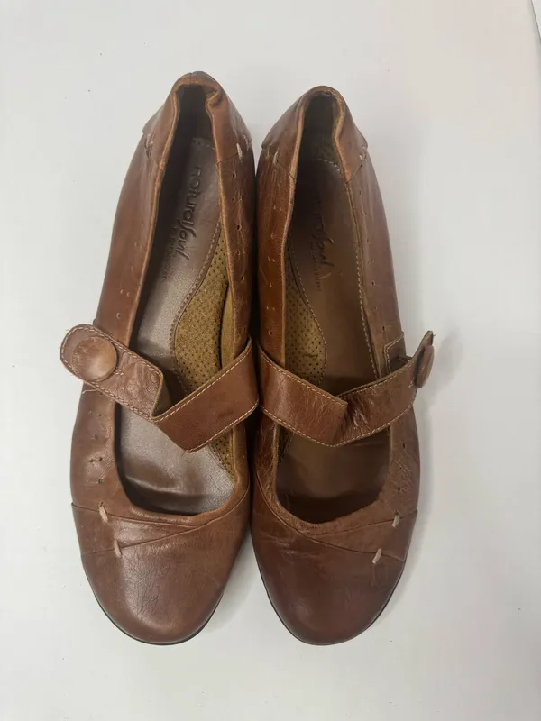 Natural Soul By Naturalizer Brown Leather Mary Jane Shoes Size 9.5M - Image 2